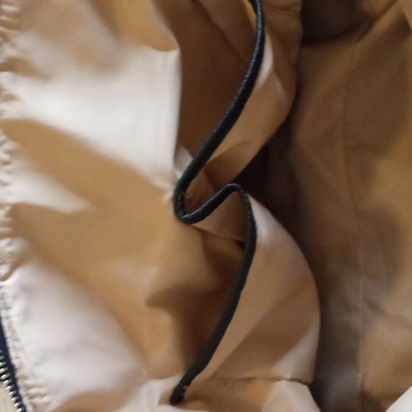 Nine West Dome. Bag, black and taupe, NWT, crossbody strap removable and handles - Picture 7 of 13